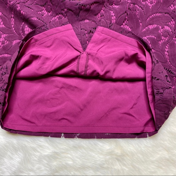 ๐ CAbi Plumberry Frolic Lace Pencil Skirt - Sz 10 - Picture 6 of 8